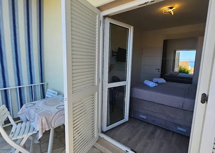 9 Makarska