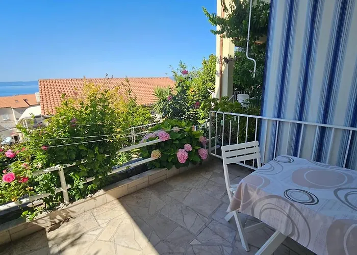 9 Makarska